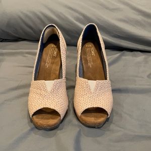 Toms natural woven triangle cork wedge size 7.5